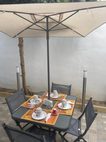 Dimora Nonna Ada Bed and Breakfast Aradeo Buitenkant foto